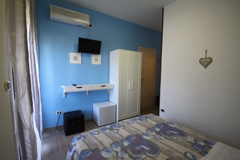 Bedroom 5, Affittacamere Lido Rivabella SRL, Lecce