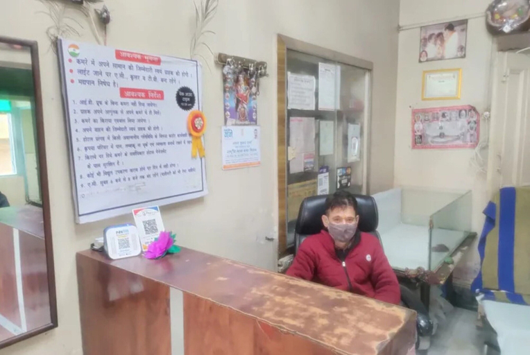 Others 4, Hotel Dharma, Hapur