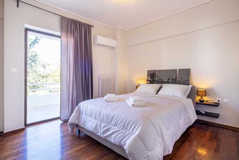 Others 2, Kleio - Spacious Apartment in Glyfada, Attica