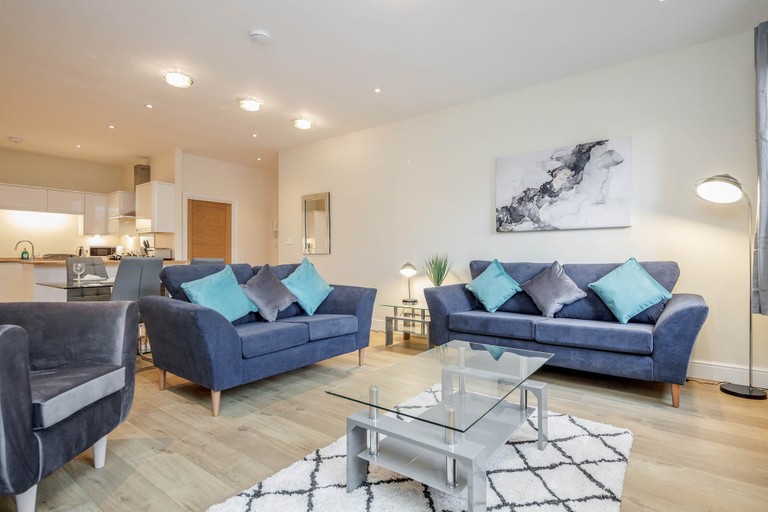 Others 4, Luxury 2 Bedroom Apartments with Parking, Windsor and Maidenhead