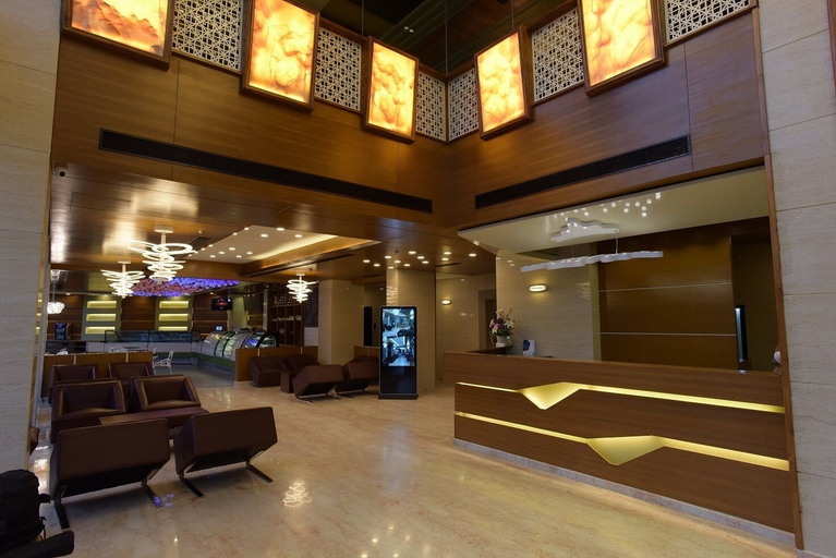 Others 4, Hotel H, Anand