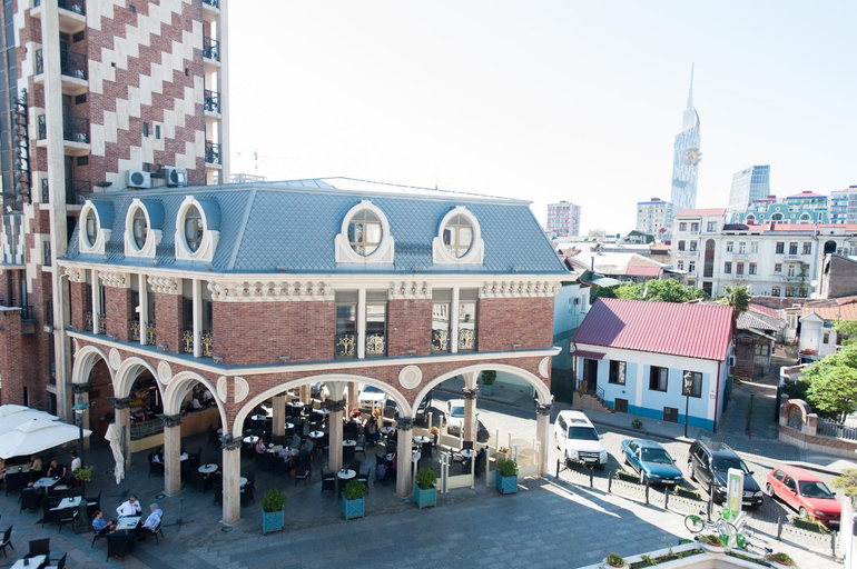 Food & Drinks 3, Piazza Four Colours, Batumi