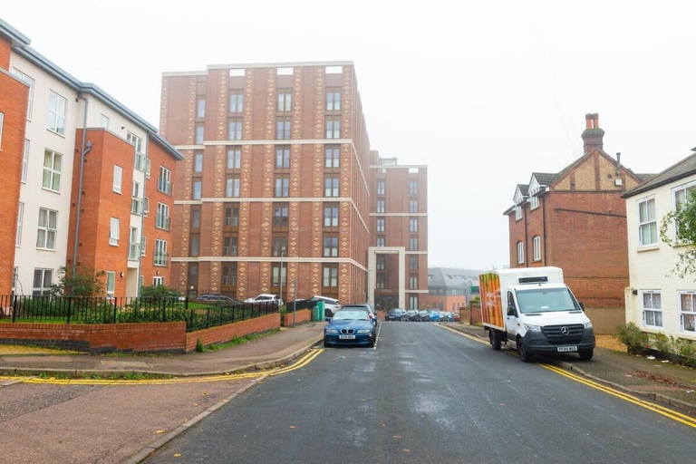 Exterior & Views 2, Absolute Stays on Grosvenor-luton Airport-st Albans Train Station-harry Potter, Hertfordshire