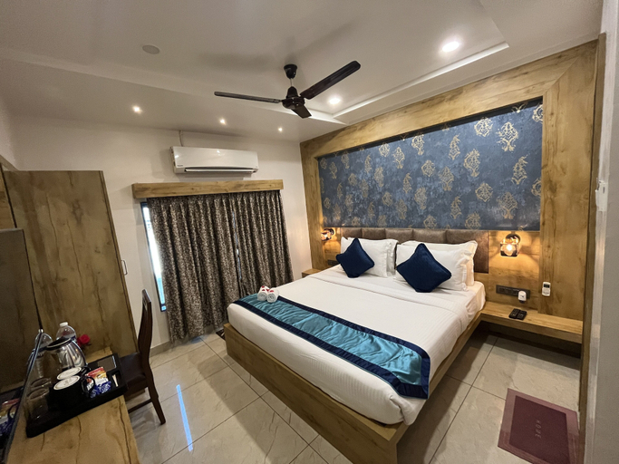 Bedroom 2, Ginger Somnath, Gir Somnath