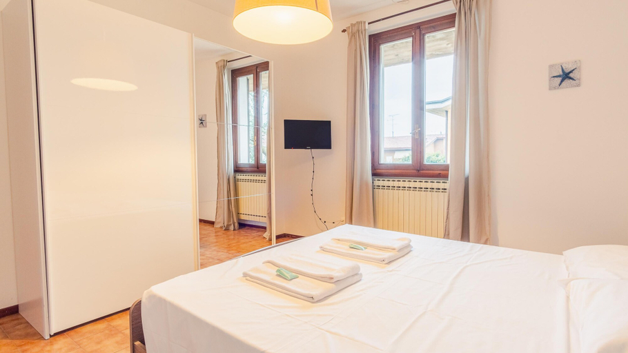 Others 5, Villa Quantum Sole - Italian Homing, Brescia