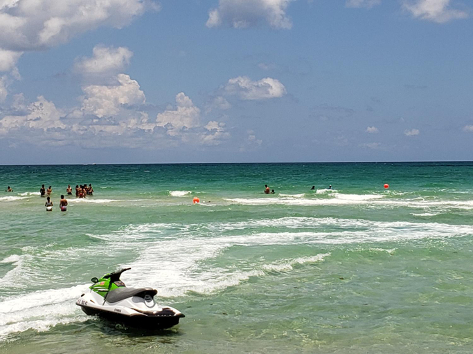 Others 5, 2 Bedroom 2 Bath Beachfront Condo on Miami Beach Millionaire Row, Miami-Dade