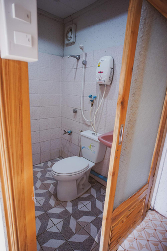 Bathroom 4, Baan Suan Chan Resort, Muang Kanchanaburi