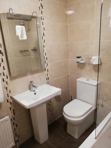 Bathroom 3, The Lodges at Castle Lodge