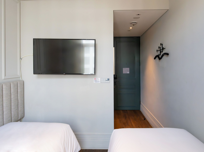 Bedroom 9