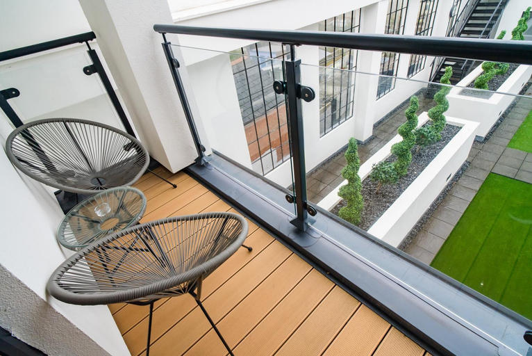 Others 3, Luxe Apartments, The Moorwell, Secure Parking, - 10mins Cardiff City Ctr, Vale of Glamorgan