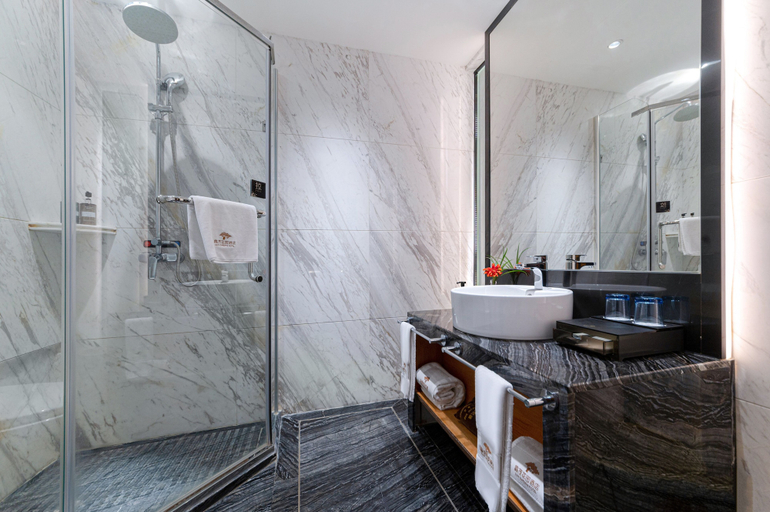 Bathroom, deluxe king, Shenzhen