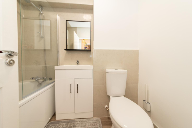 Bathroom 3, Modern 2bedroom Flat Freeparking, Reading