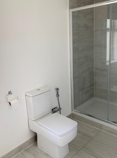 Bathroom 4, Lovely 4-bed House in Central Wolverhampton, Wolverhampton