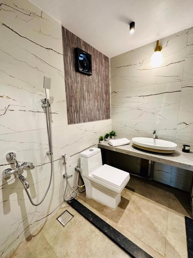 Bathroom 3, CooCasa, Satara