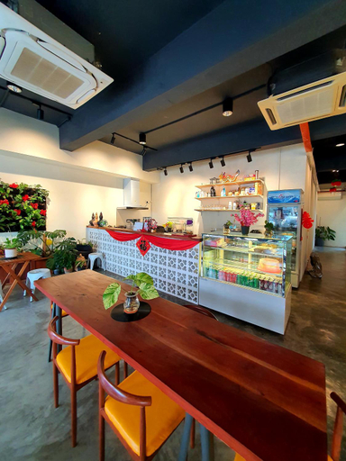 Food & Drinks 4, Amazing Rooms, Semporna