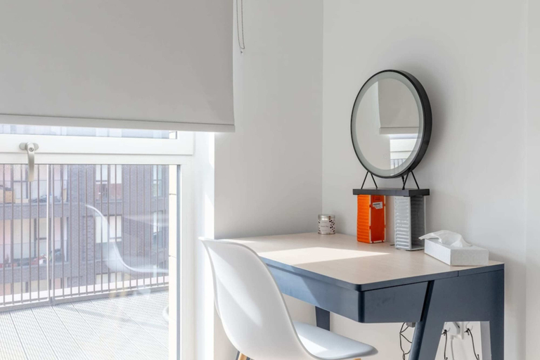 Others 3, Stylish 2BD Oasis W/balcony South East London!, London