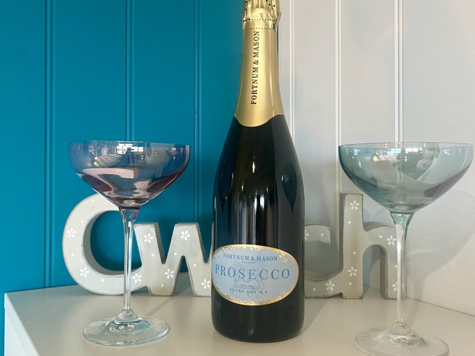 Food & Drinks 5, Aberaeron Pods Luxury Accommodation, Ceredigion