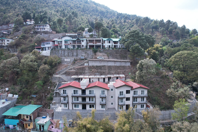 Exterior & Views, Hibiscus LakeView Hotel, Nainital