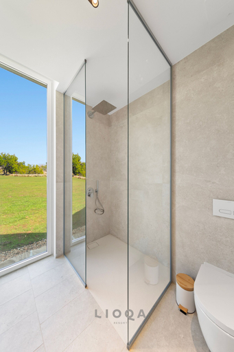 Bathroom 4, LIOQA Resort, Preko