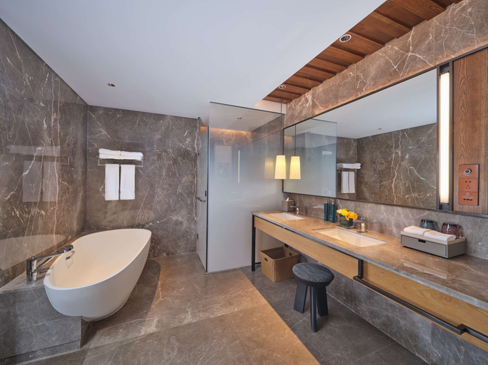 Bathroom 3, DoubleTree by Hilton Changbaishan Hot Spring, Yanbian Korean