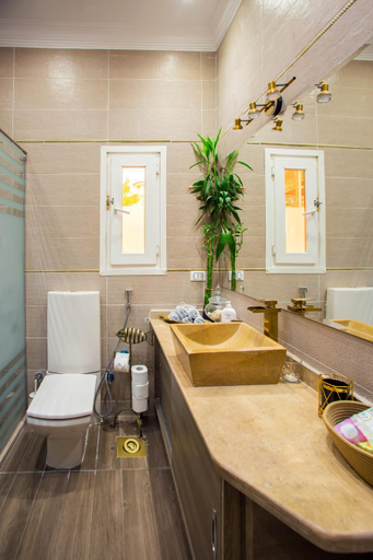 Bathroom 3, Luxury Royal Blue Family Villa 8pers private pool, Al-Ghurdaqah
