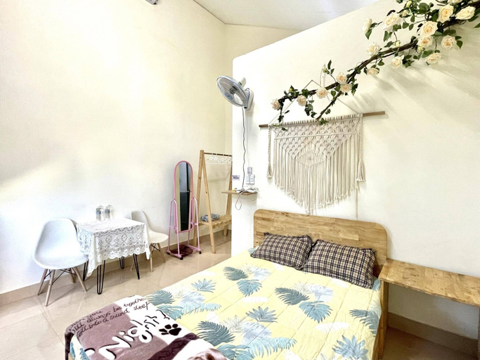 Bedroom 2, Lake View Homestay, Pleiku