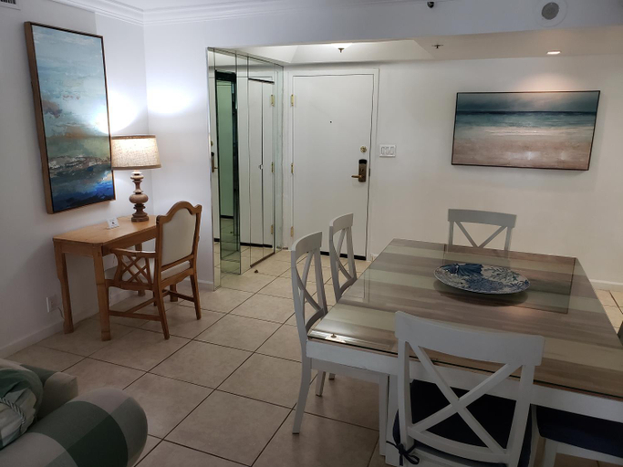 Others 2, 2 Bedroom 2 Bath Beachfront Condo on Miami Beach Millionaire Row, Miami-Dade