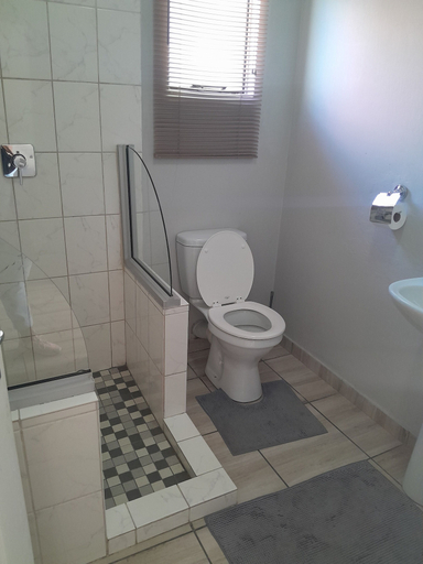 Bathroom 3, High Breeze Lodge, Siyanda