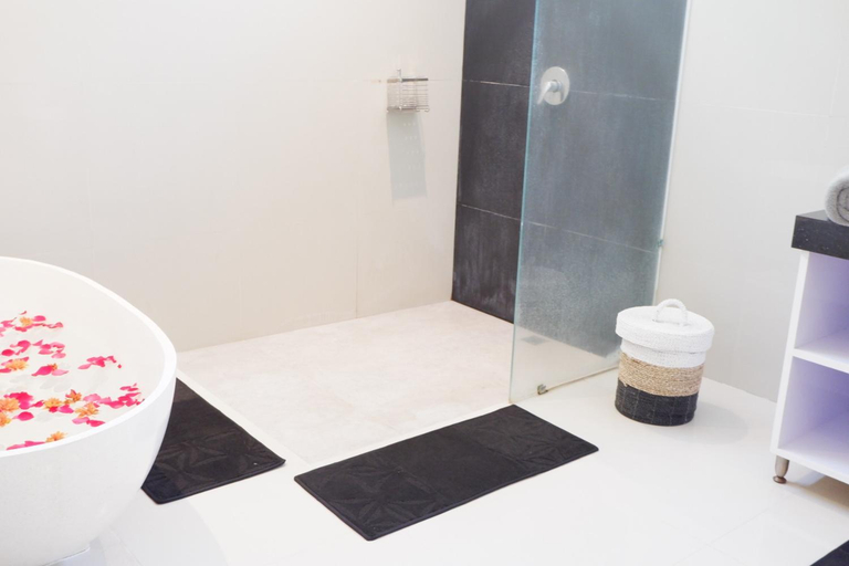 Bathroom, Villa Bristol, Badung