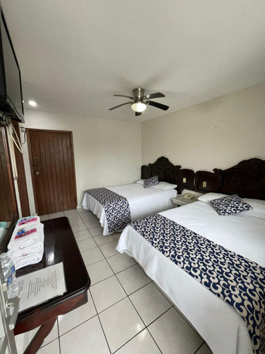 Others 4, Hotel California, Tuxpan