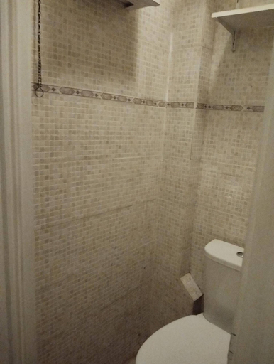 Bathroom 4, Room in B&B - Spacious Room With Beautiful View of the Koekelberg Basilica, Bruxelles