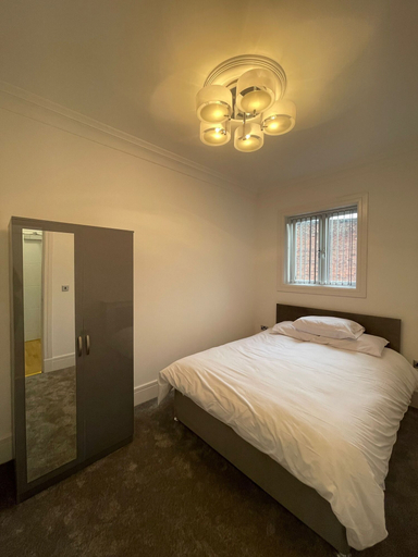Bedroom, Impeccable 1 Bed Apartment in Wolverhampton, Wolverhampton