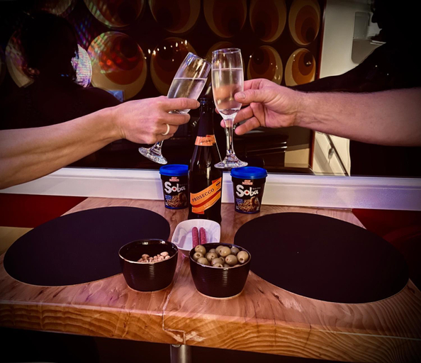 Food & Drinks 3, Love room - love Abella box, location adulte, Pas-de-Calais