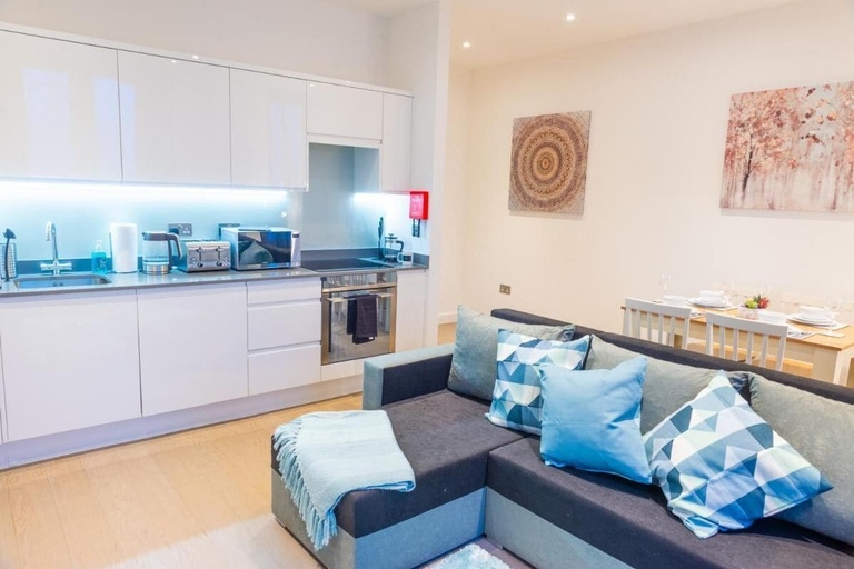 Others 5, Absolute Stays on Grosvenor-luton Airport-st Albans Train Station-harry Potter, Hertfordshire