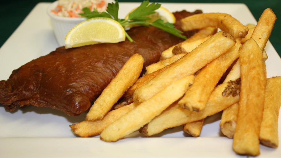 Food & Drinks 5, Carolyn Beach Inn, Algoma
