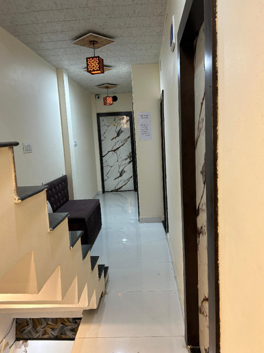 Others 2, Hotel Winter, Ujjain