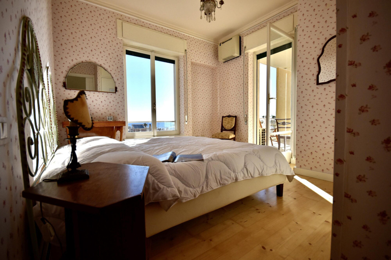 Room 2, Panorama Apartment in Ospedaletti by Wonderful Italy, Imperia