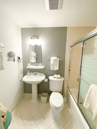 Bathroom 5, By the Sea Guests Bed & Breakfast & Suites, Barnstable