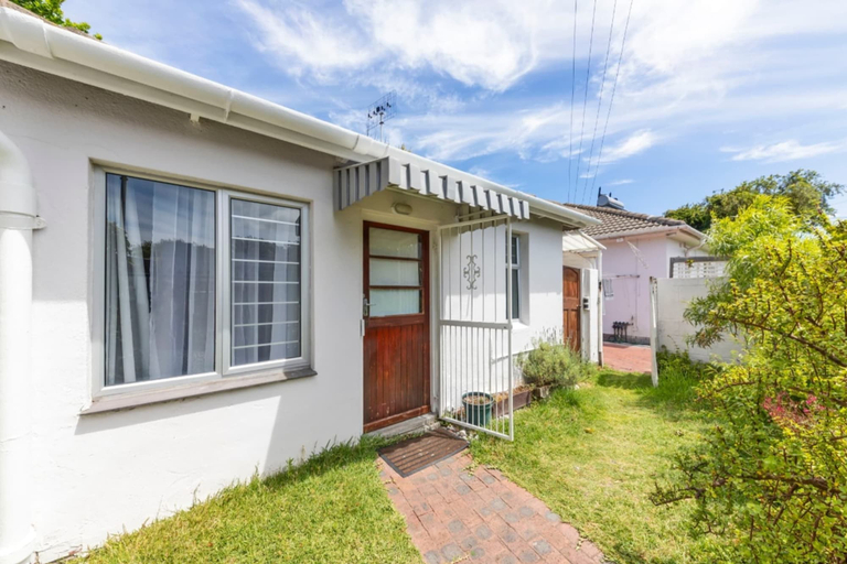 Exterior & Views 2, Peaceful 1BD Flat w/ Private Gardenrondebosch, City of Cape Town