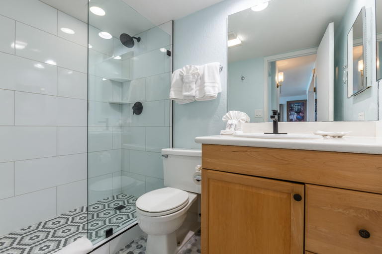 Bathroom 3, Hololani Resort, Maui