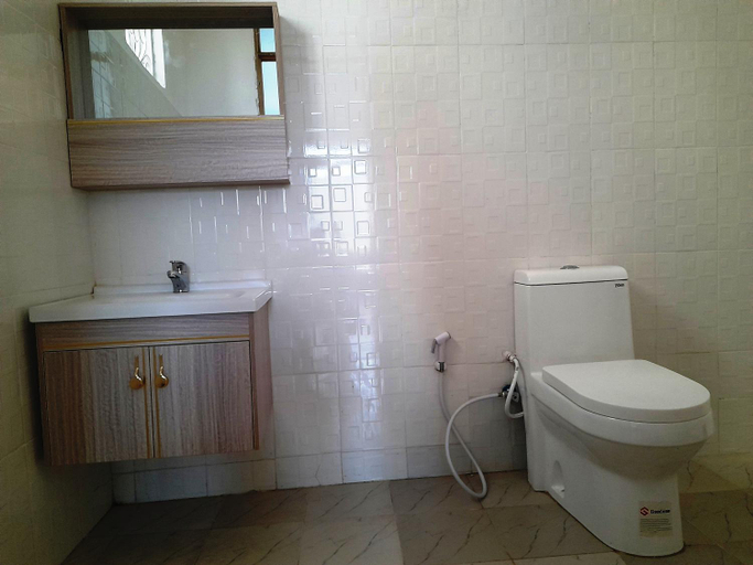 Bathroom 3, Beskydy Holiday Rentals, Mbeya Urban