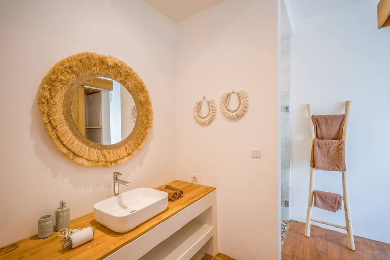 Bathroom 4, Villa Madissa, Canggu, Badung