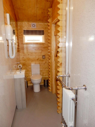 Bathroom, Balmoral Studio Lodge, Shropshire
