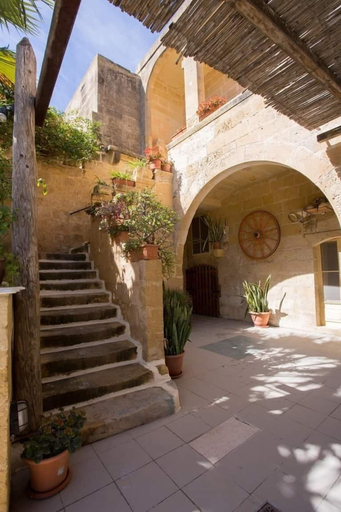 Others 4, Ta' Nikola Farmhouse