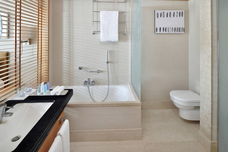 Bathroom 5, Sankara Nairobi, Autograph Collection, Westlands