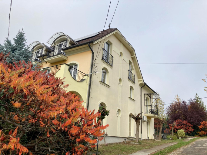Others 2, Villa Panorama, Eger