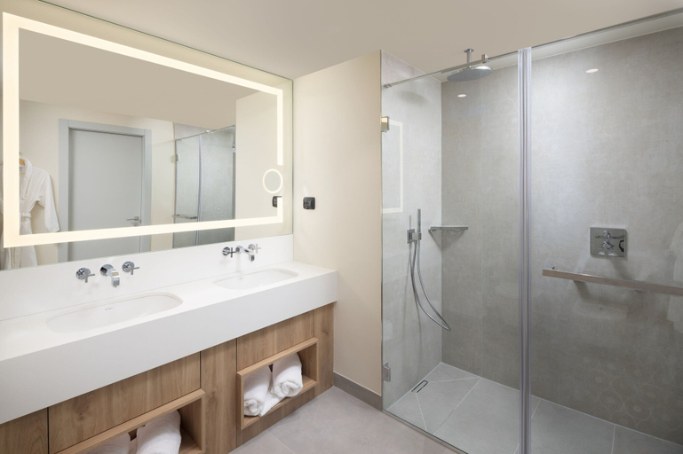 Bathroom 4, Courtyard By Marriott Cluj-Napoca Downtown, Cluj-napoca
