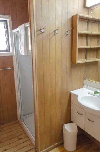 Bathroom 4, Koromiri Bungalow, Rorotonga