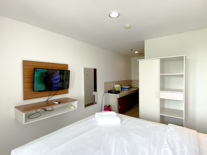 Bedroom 2, Modern Look and Homey Studio at Enviro Apartment By Travelio, Cikarang