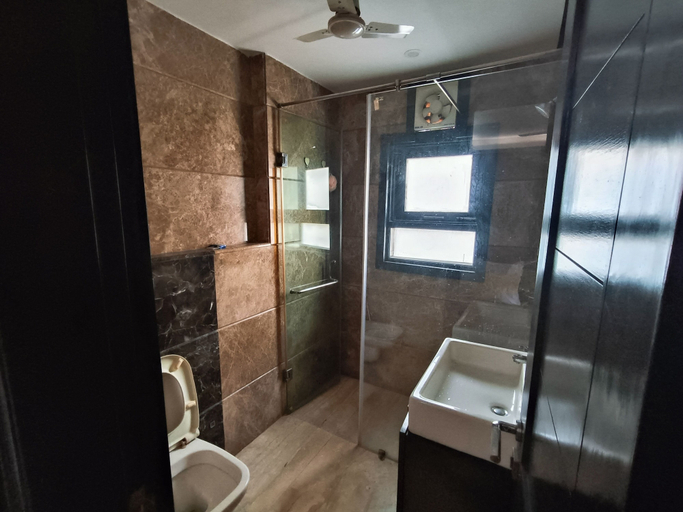Bathroom 3, Greenleaf Apartment And Suites, Greater Kailash 1, Delhi